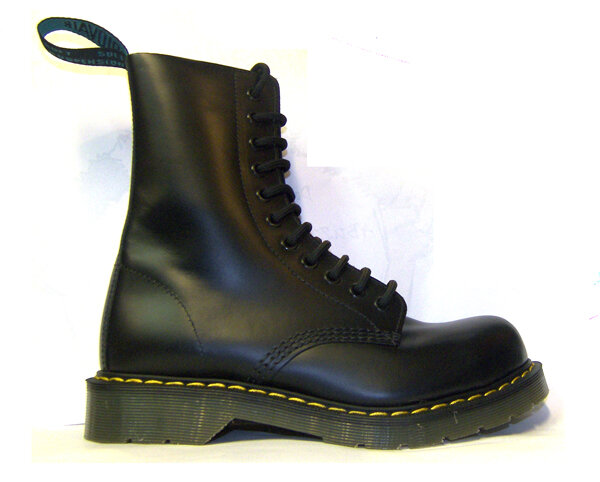 BOTA NEGRA SOLOVAIR CON PUNTA DE ACERO